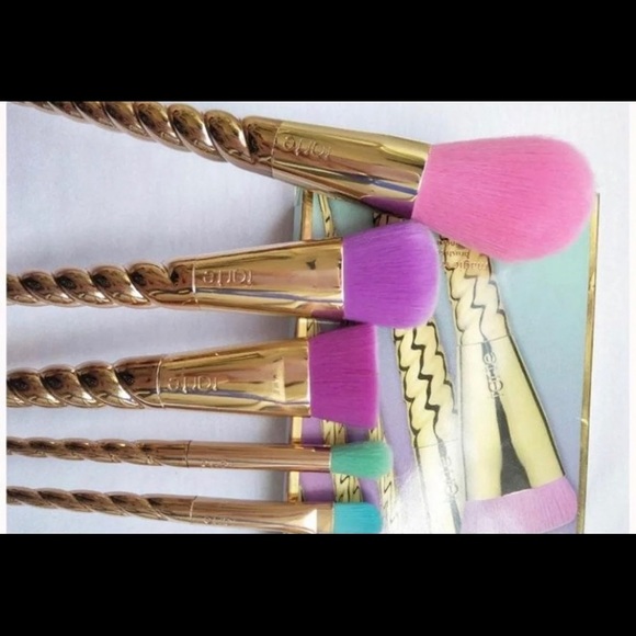 Tarte unicorn magic wand 5 piece brush set - Picture 2 of 3